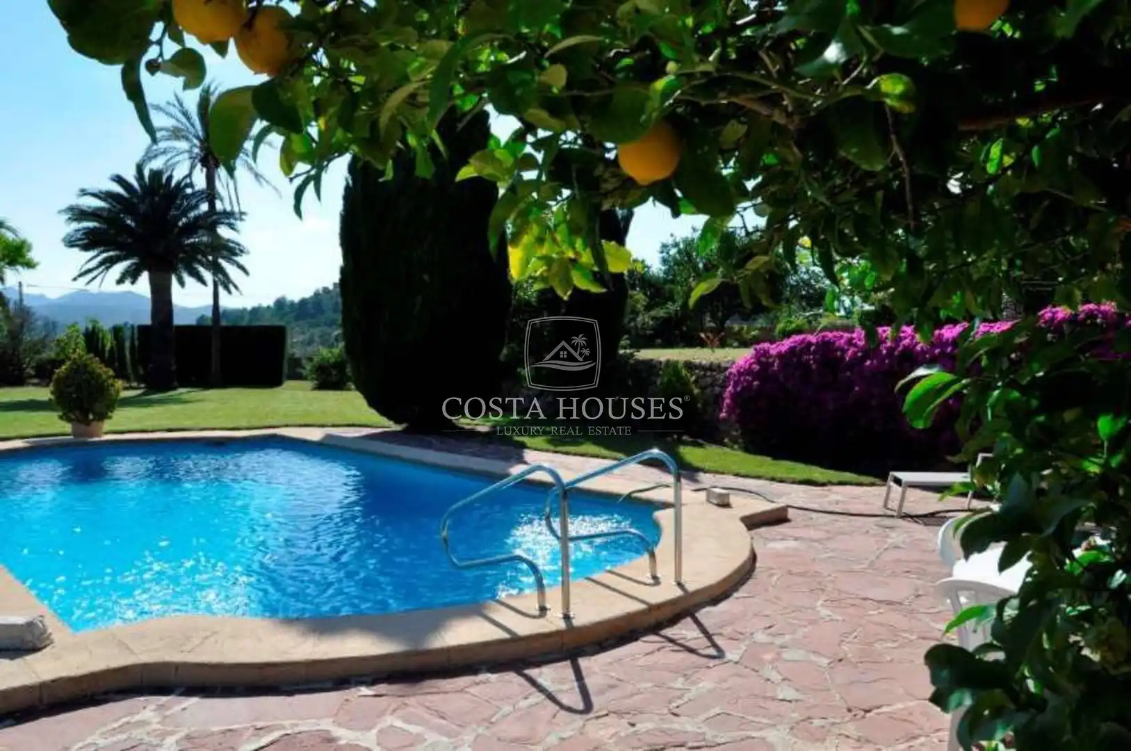 Vista exterior de Casa o xalet en venda en Dénia amb Calefacció, Jardí privat i Terrassa