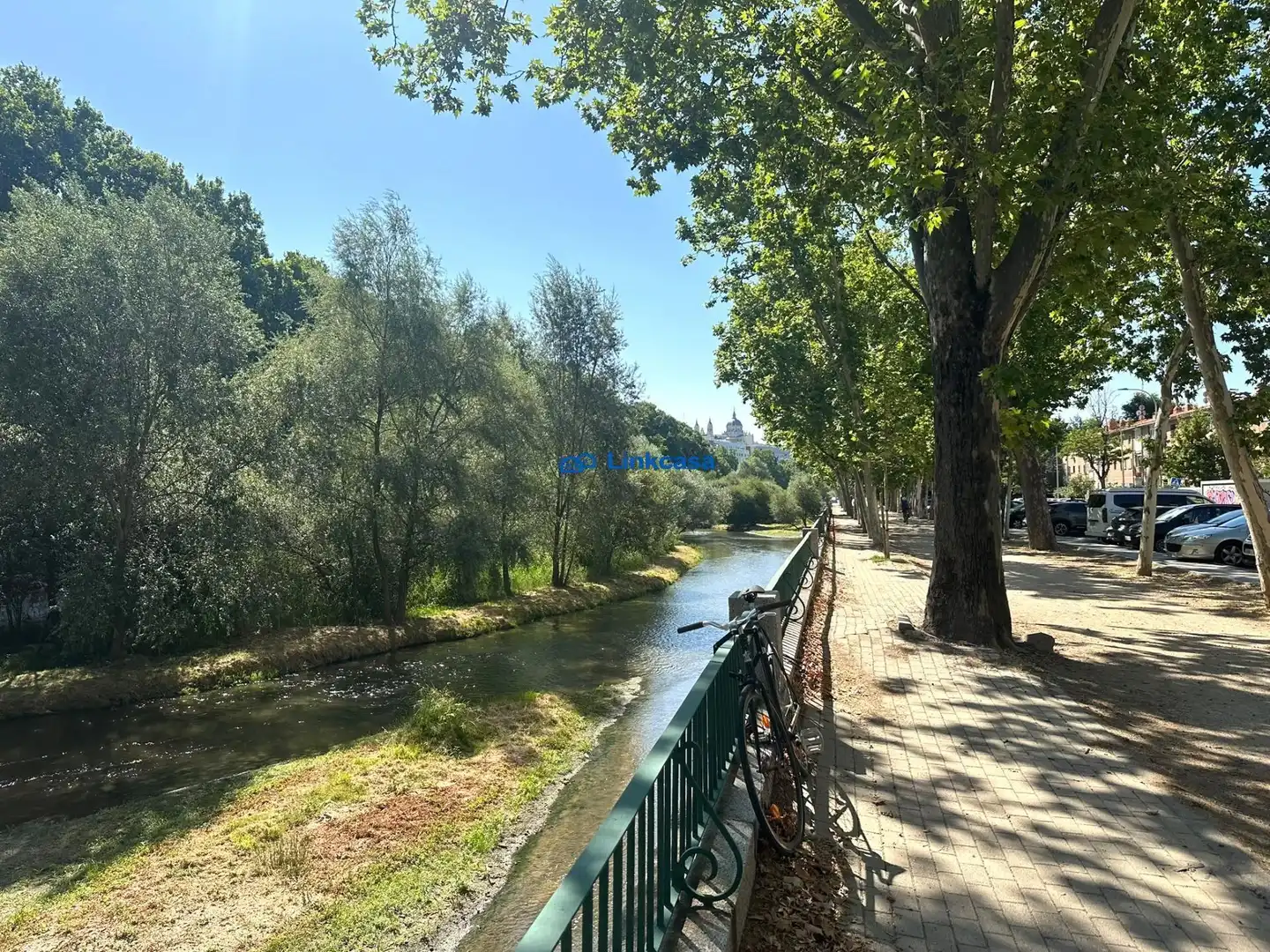 Vista exterior de Pis en venda en Madrid amb Calefacció i Moblat