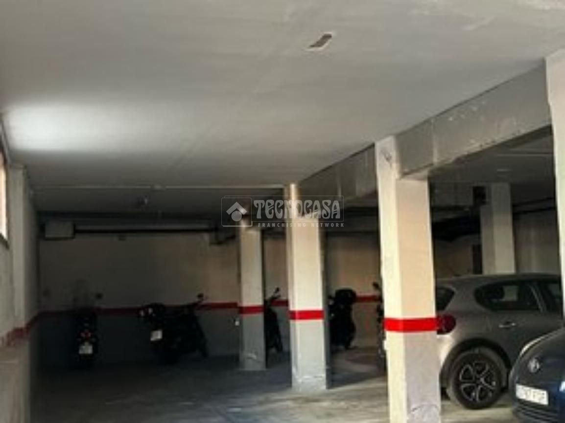 Aparcament de Garatge en venda en Badalona