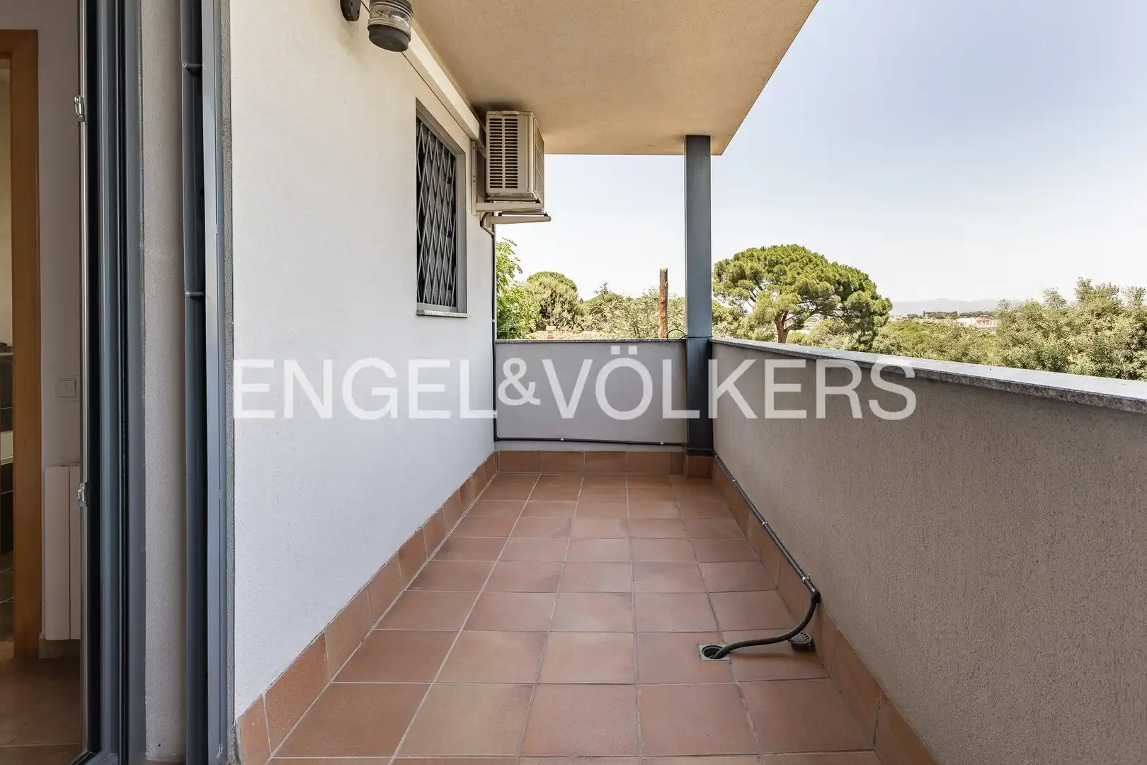 Terrassa de Casa adosada en venda en Montornès del Vallès amb Calefacció, Jardí privat i Piscina