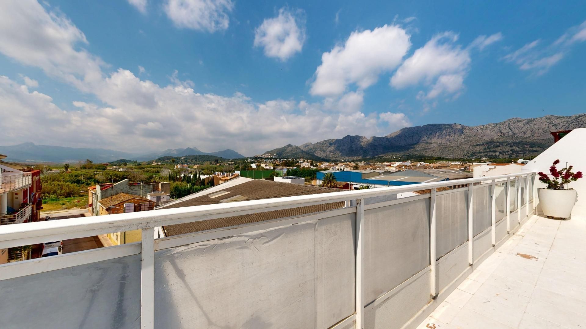 Vista exterior de Àtic en venda en Beniarbeig amb Aire condicionat, Calefacció i Terrassa
