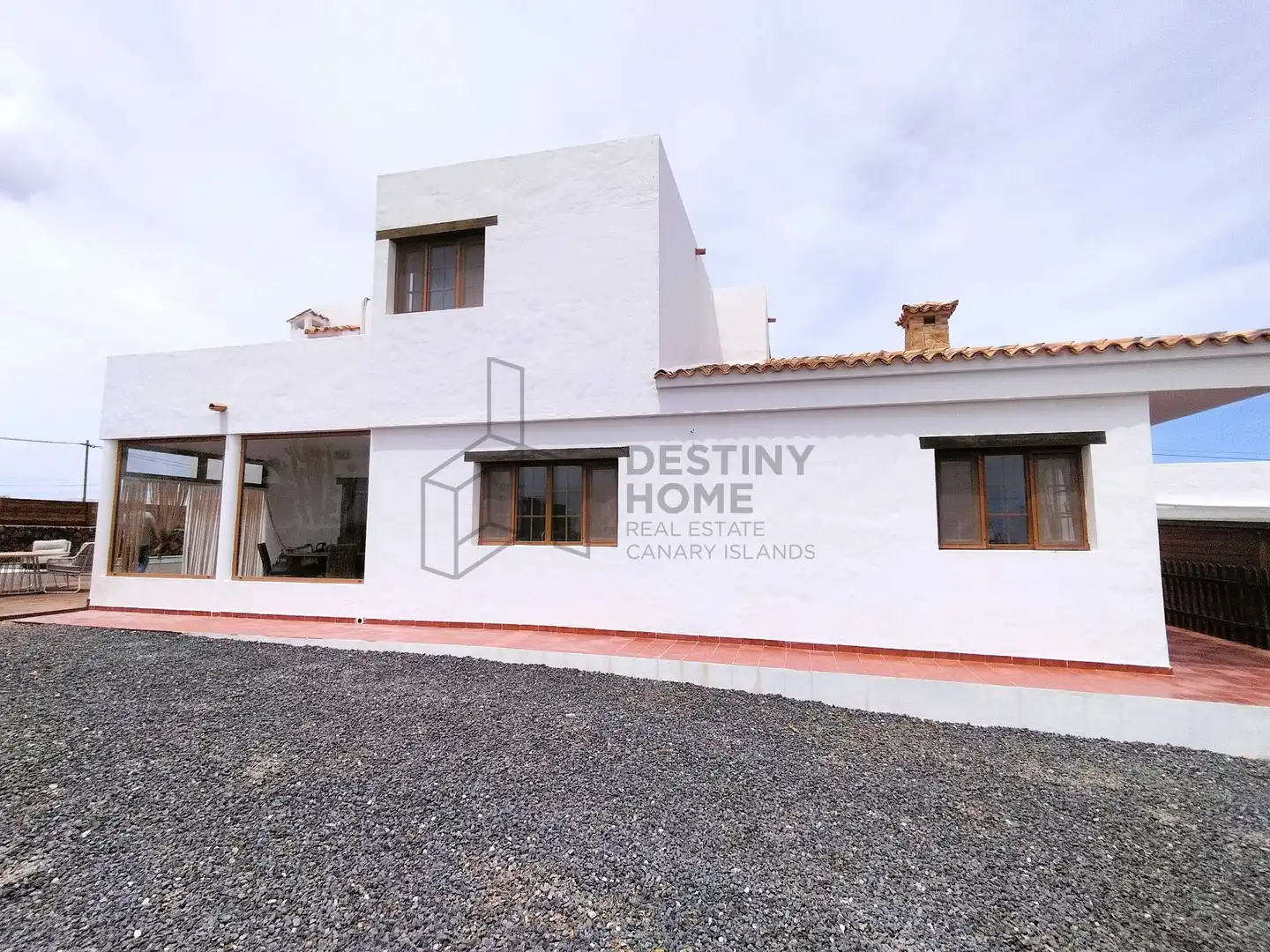 Vista exterior de Casa o xalet en venda en La Oliva amb Jardí privat, Traster i Piscina