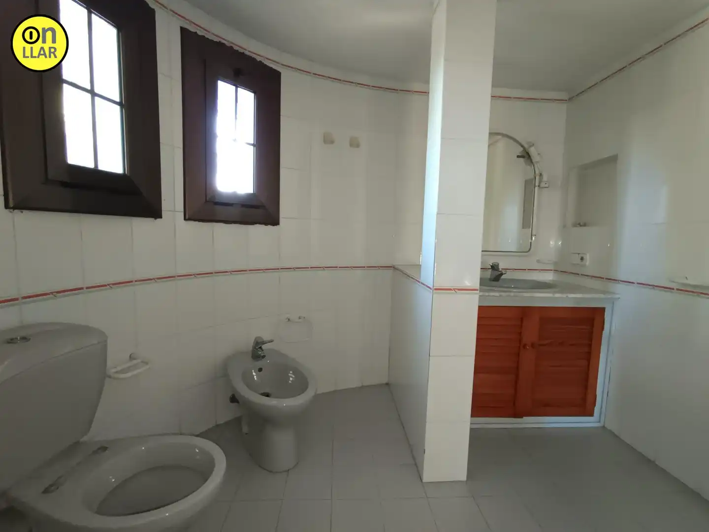 Badezimmer von Haus oder Chalet zum Verkauf in Sant Fost de Campsentelles mit Privatgarten, Terrasse und Abstellraum