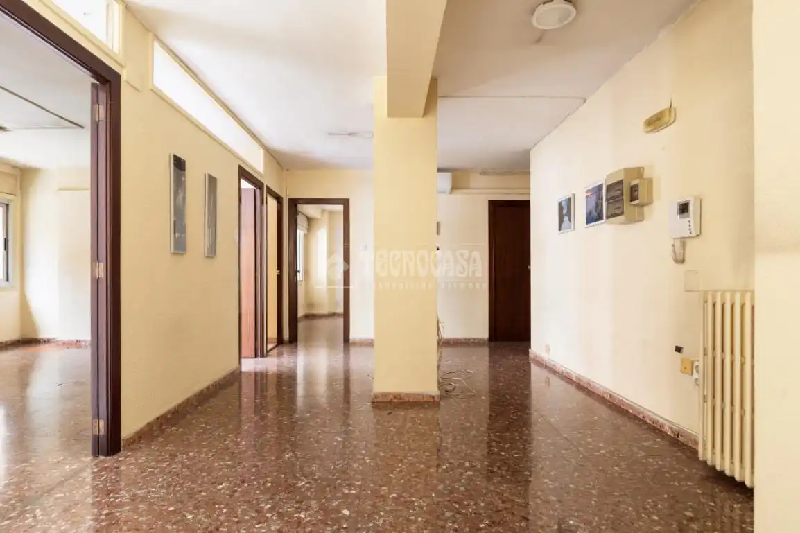 Flat for sale in Zaragoza  with Air Conditioner, Heating and Balcony