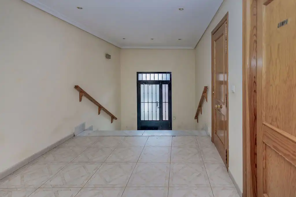 Flat with lift for sale in Av Reyes Católicos, imagen 21