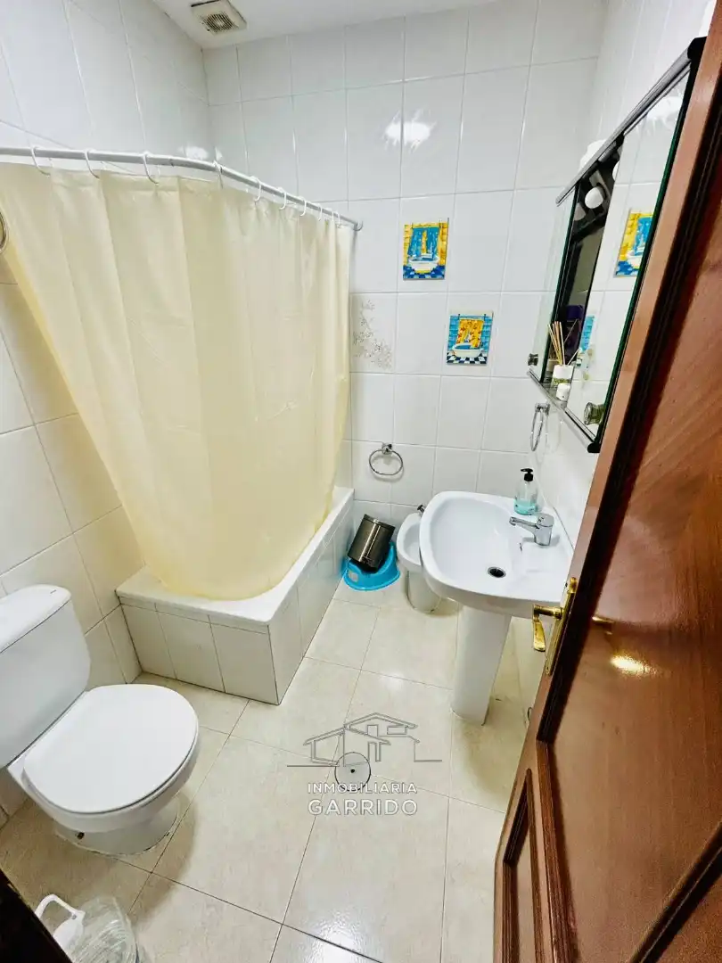 Bathroom of Flat for sale in Úbeda  with Air Conditioner, Heating and Terrace