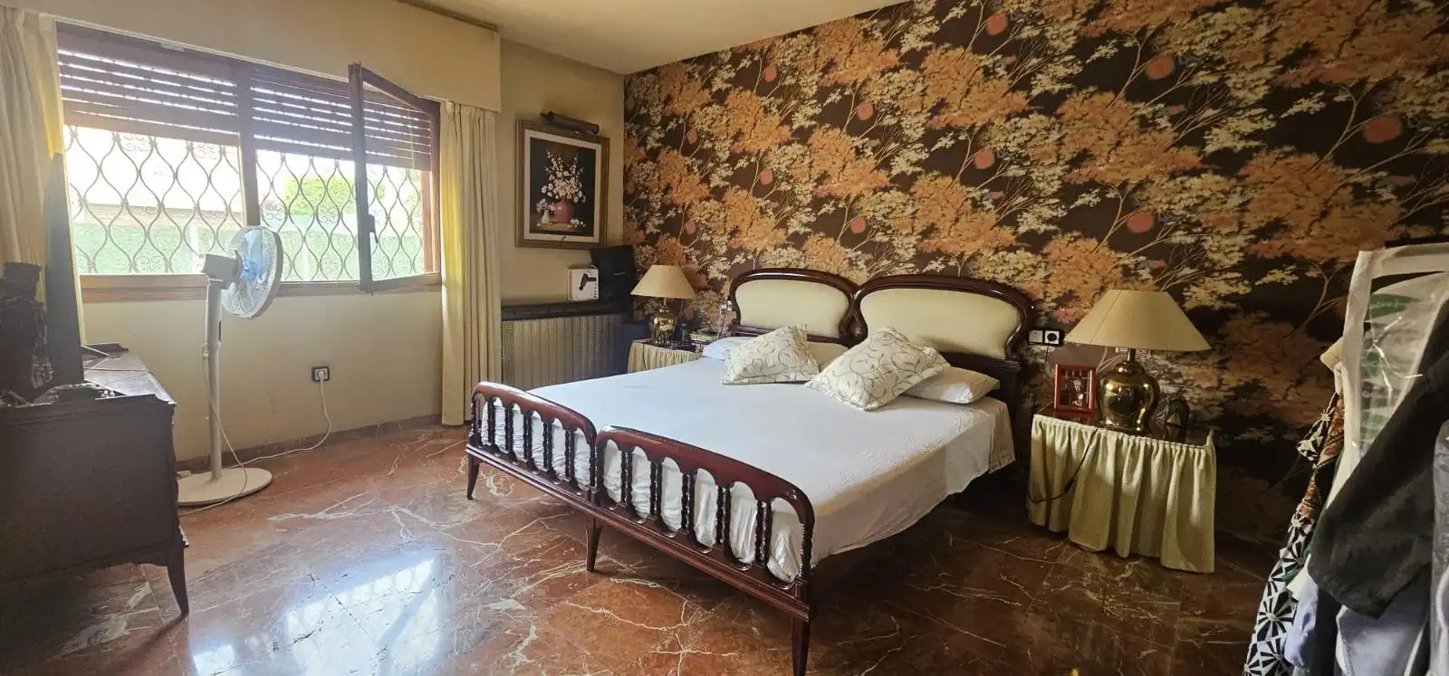 Dormitori de Casa o xalet en venda en Mutxamel amb Jardí privat, Piscina i Moblat
