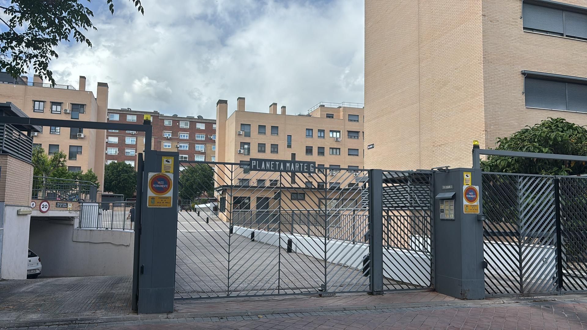 Vista exterior de Garatge en venda en Parla