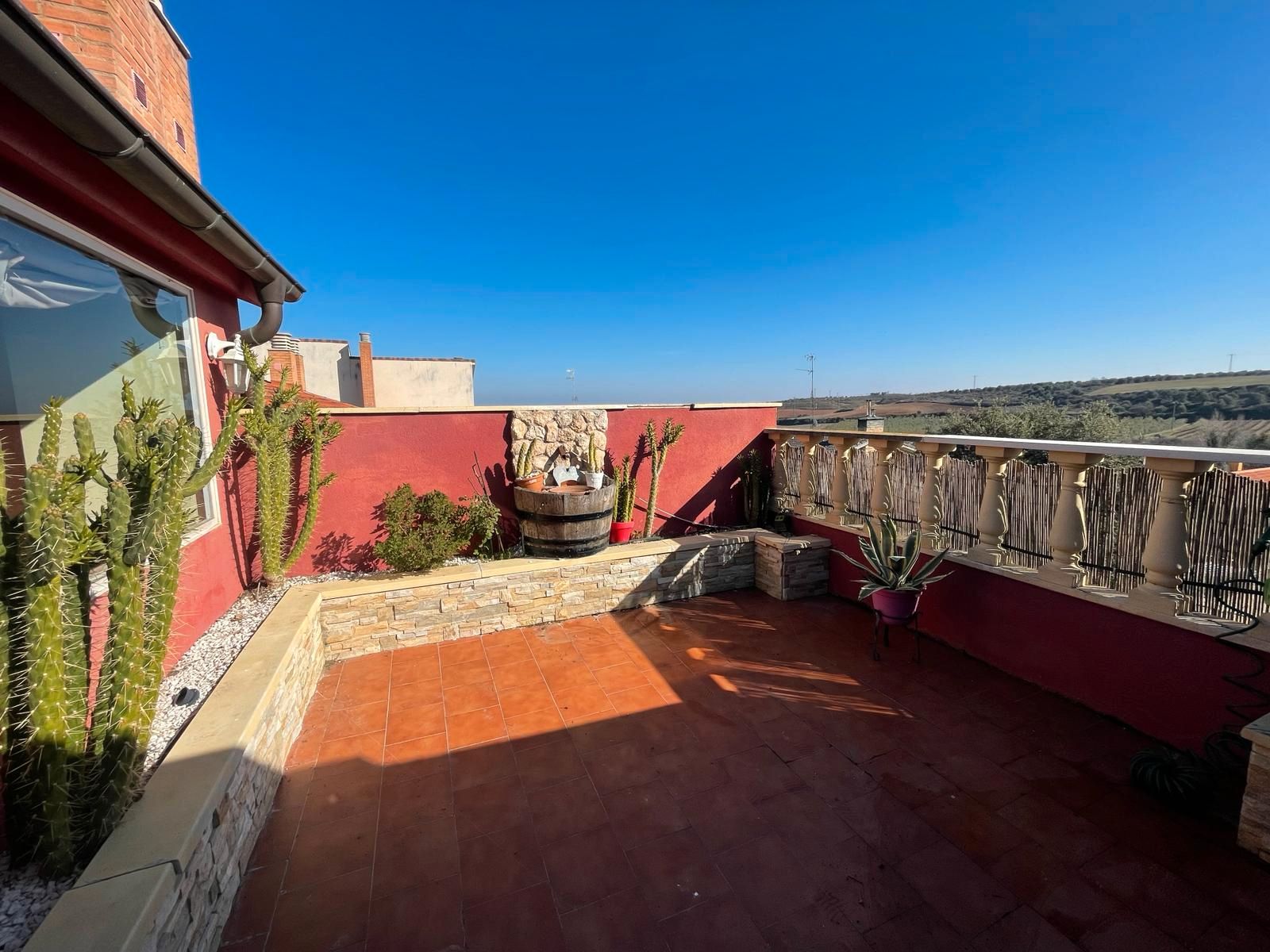 Terrassa de Casa adosada en venda en Galilea amb Terrassa i Jacuzzi