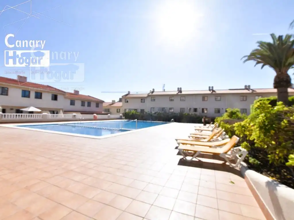 Piscina de Casa adosada de alquiler en Granadilla de Abona con Calefacción, Jardín privado y Balcón
