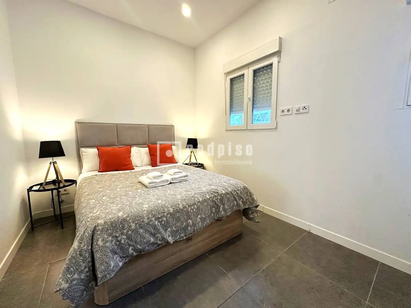 Bedroom of Flat for sale in Madrid  with Air Conditioner, Heating and Furnished