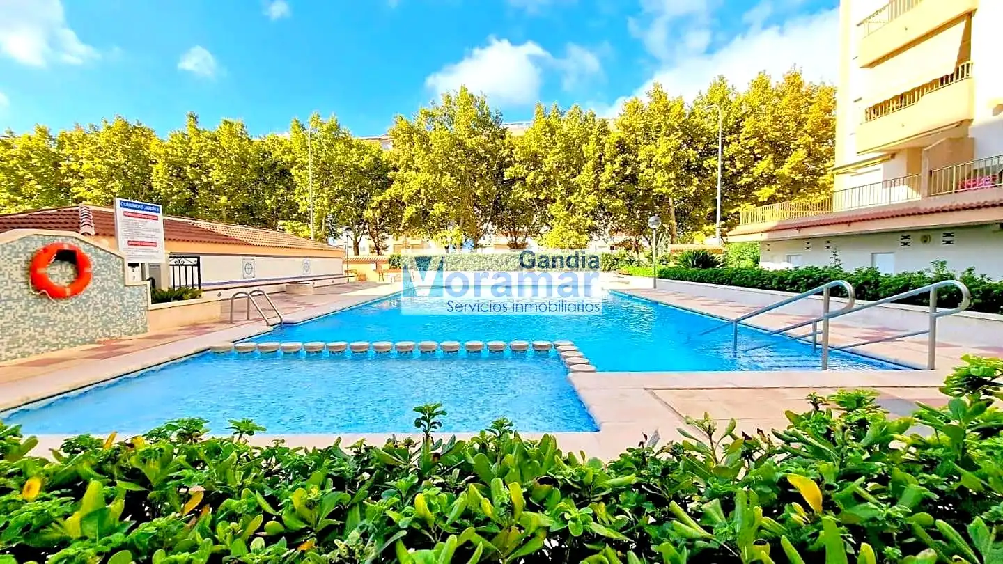 Piscina de Apartament en venda en Gandia amb Aire condicionat, Jardí privat i Terrassa