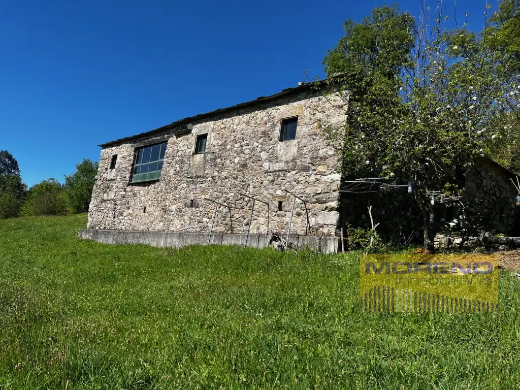 Haus zum Verkauf in Lugar Montelora - Pq Cedron