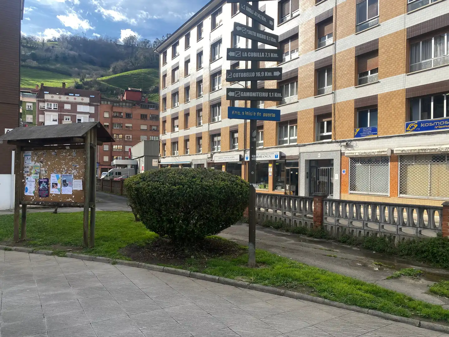 Exterior view of Flat for sale in Lena  with Balcony