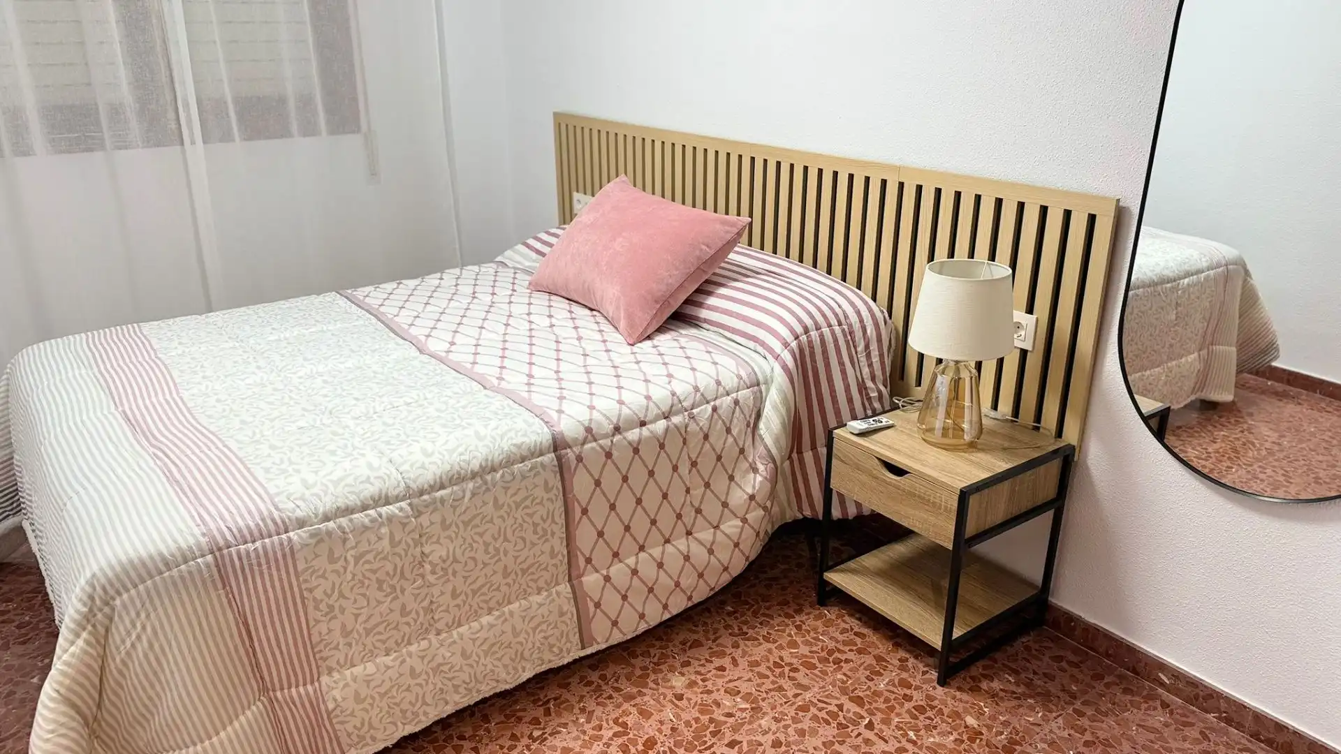 Bedroom of Flat for rent in Adra  with Air Conditioner, Heating and Furnished