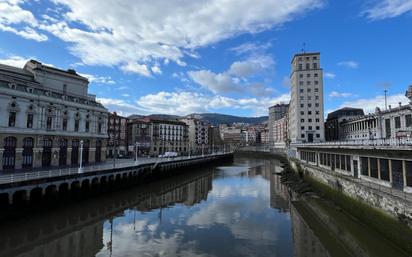 Vista exterior de Pis en venda en Bilbao  amb Calefacció, Terrassa i Balcó