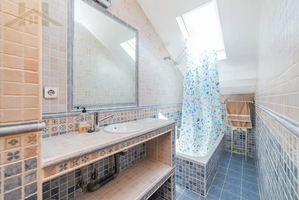 Bathroom of Detached homes for sale in Rivas-Vaciamadrid  with Air Conditioner, Heating and Private garden