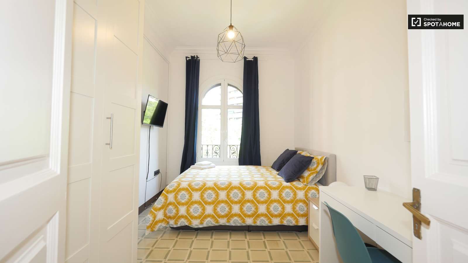 Flat to share in Dreta de l'Eixample