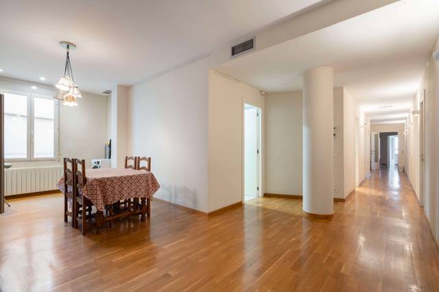 Piso en Venta en Avinguda de l'Oest en El Mercat