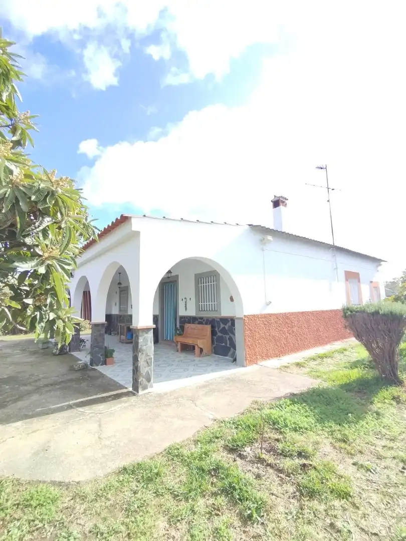 Vista exterior de Casa o chalet en venta en Valverde de Mérida con Trastero, Piscina y Amueblado