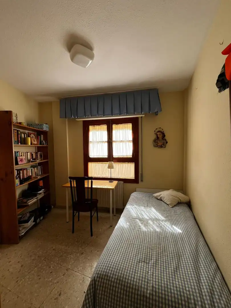 Bedroom of Flat for sale in Sevilla  with Air Conditioner, Heating and Storage room