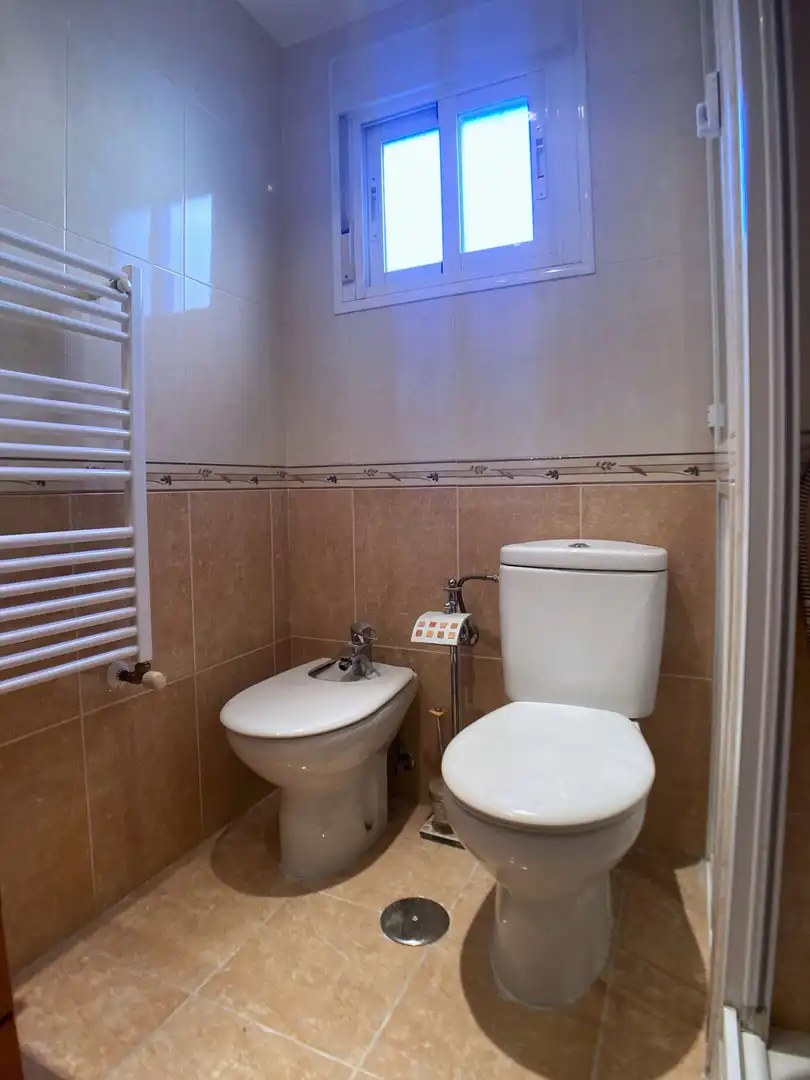 Bathroom of Flat for rent in Móstoles  with Air Conditioner, Heating and Parquet flooring