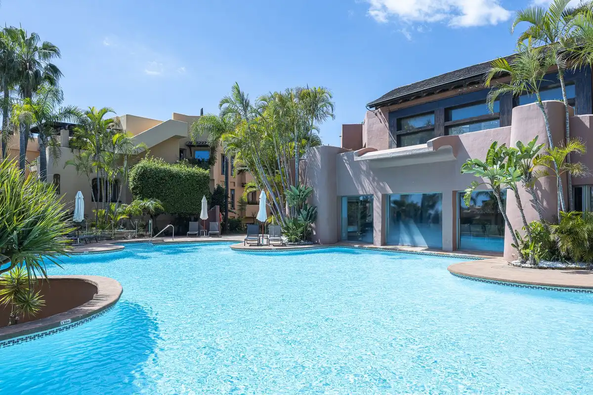 Piso con ascensor en venta en Milla de Oro, imagen 2