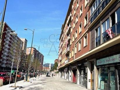 Vista exterior de Pis en venda en Bilbao  amb Terrassa