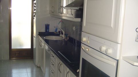 Foto 2 de Piso en venta en Calle Julián Besteiro, 9, Miralvalle - Av. Virgen del Puerto - La Data, Plasencia
