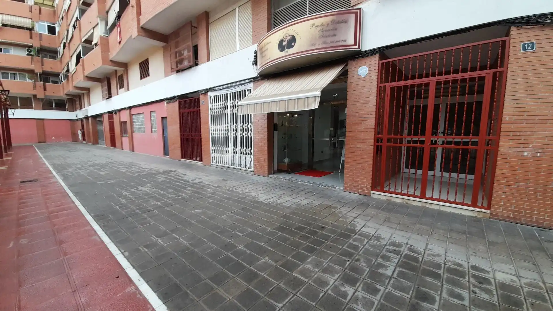 Baixos amb jardí en venda a LUIS BRAILLE, imagen 21