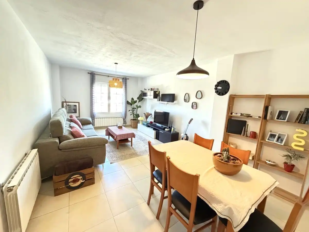 Sala de estar de Piso en venta en Yunquera de Henares con Calefacción y Terraza