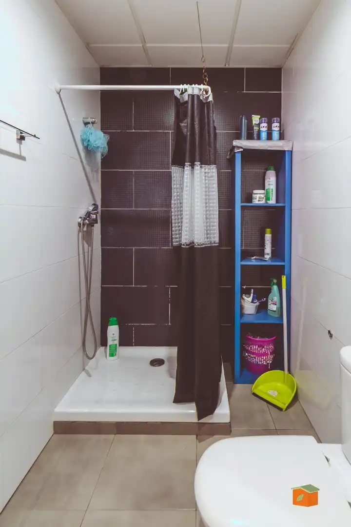 Badezimmer von Erdgeschoss zum Verkauf in La Ràpita mit Klimaanlage, Abstellraum und Möbliert