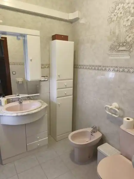 Baño de Finca rústica en venta en Lucena con Aire acondicionado, Terraza y Piscina