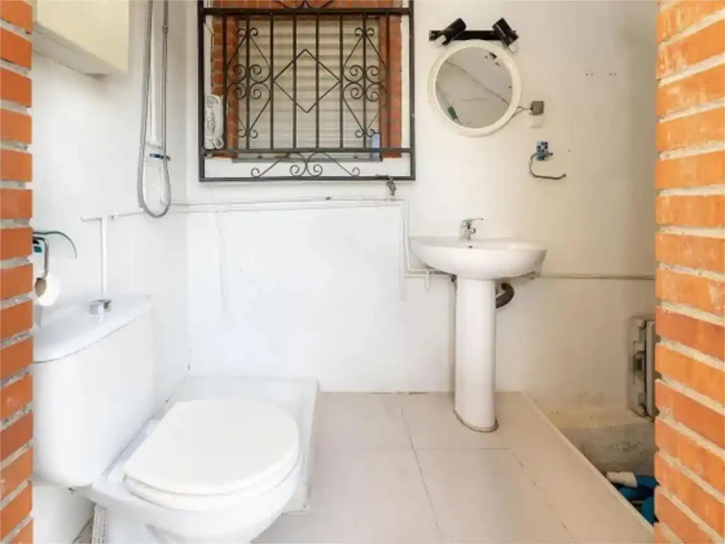 Bany de Casa o xalet en venda en Huétor de Santillán amb Aire condicionat, Piscina i Balcó