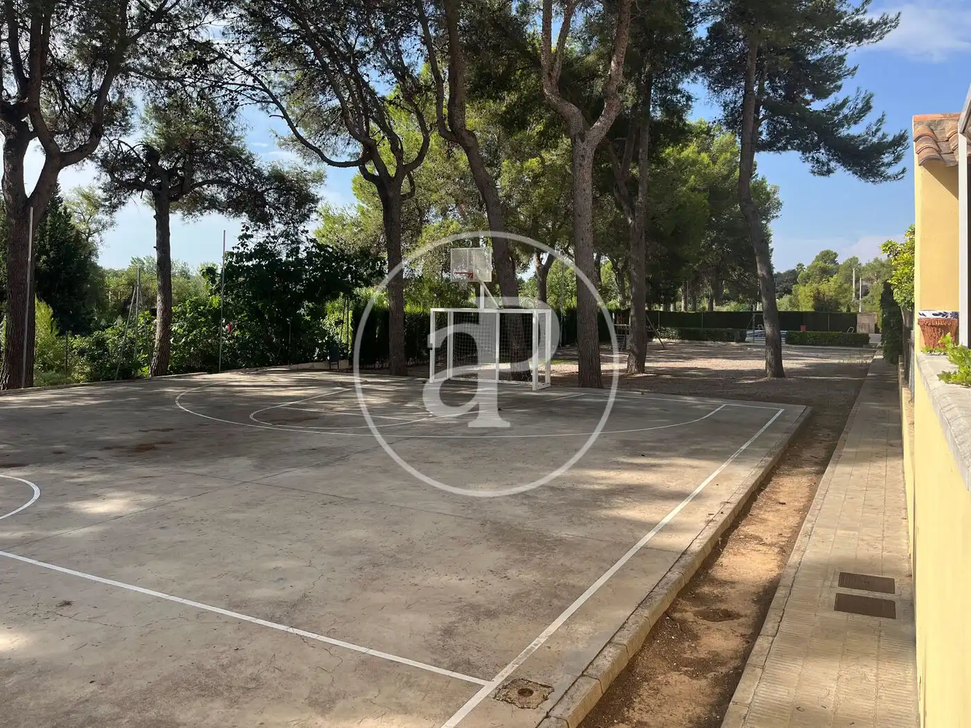 Aparcament de Casa o xalet en venda en Godelleta amb Aire condicionat, Calefacció i Jardí privat