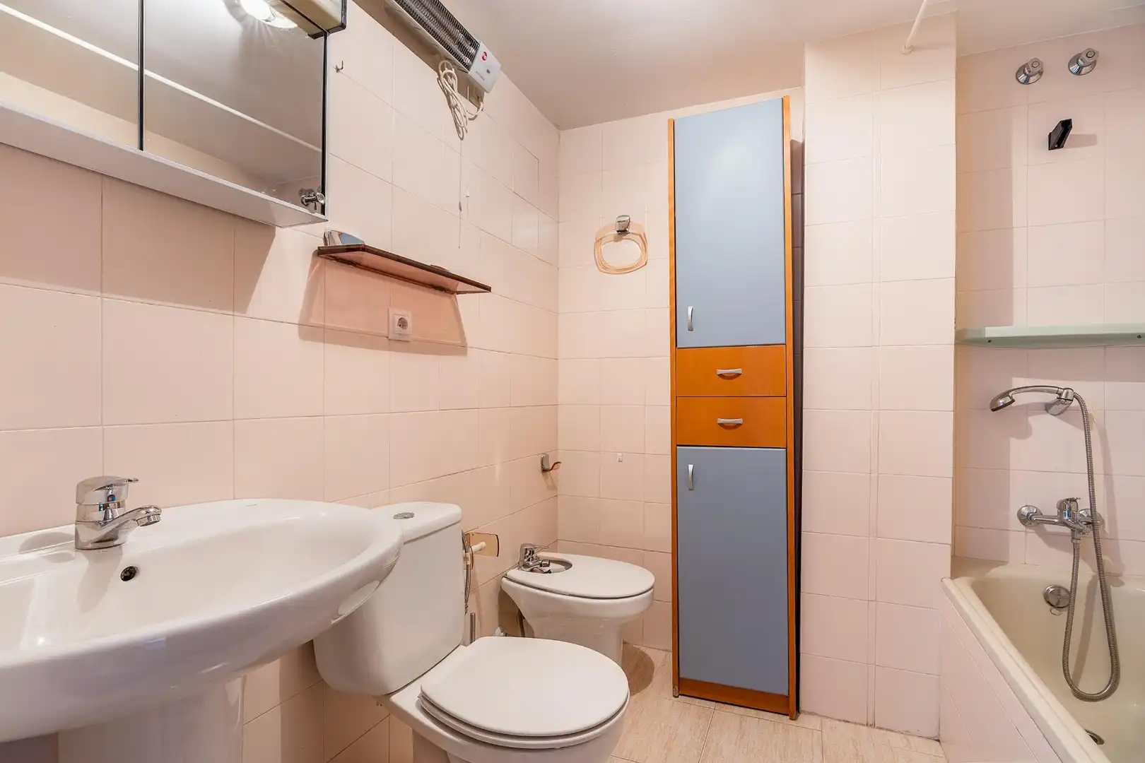 Bany de Pis en venda en Granada amb Aire condicionat i Calefacció