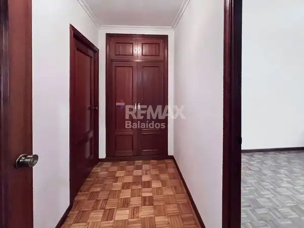 Pis en venda en Vigo  amb Calefacció, Parquet i Terrassa