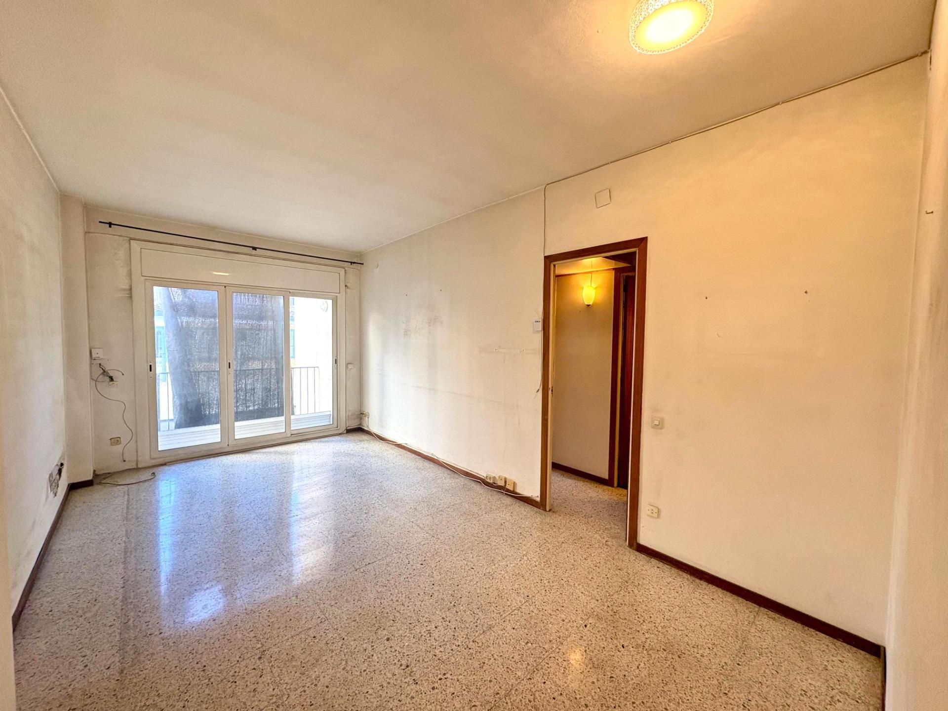Sala de estar de Piso en venta en  Barcelona Capital con Balcón