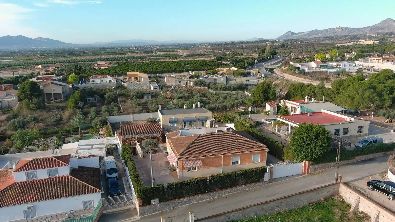 Vista exterior de Casa o xalet en venda en Albatera amb Aire condicionat, Calefacció i Jardí privat