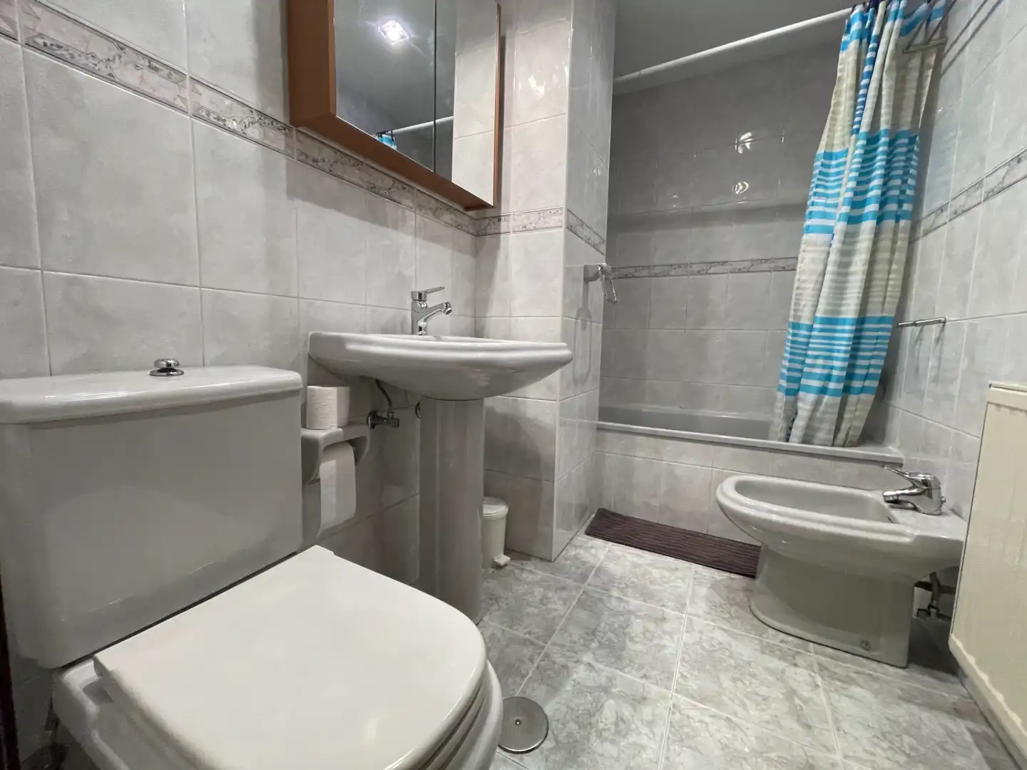 Bathroom of Apartments for sale in Gijón   with Heating, Parquet flooring and Storage room