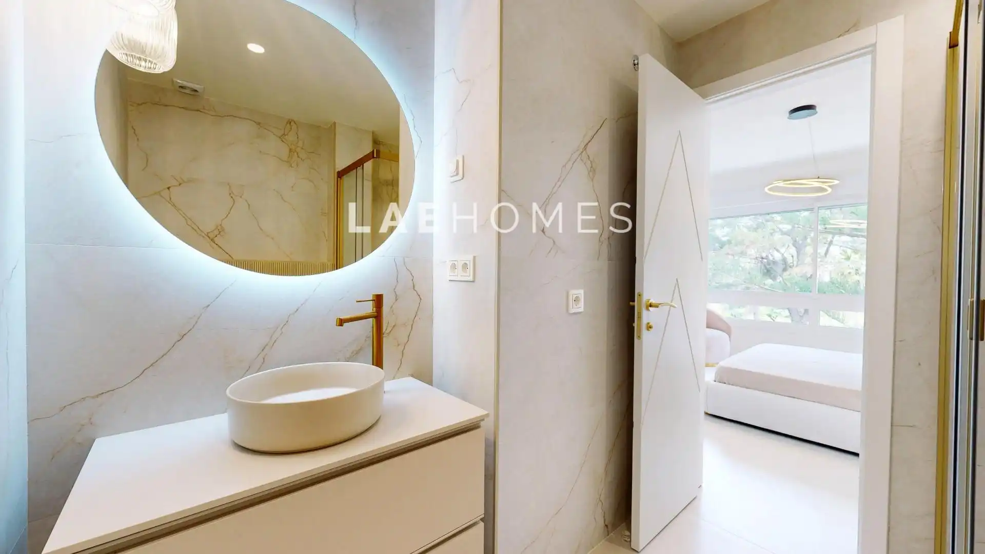 Bathroom of Apartments for sale in Marbella  with Heating, Terrace and Storage room