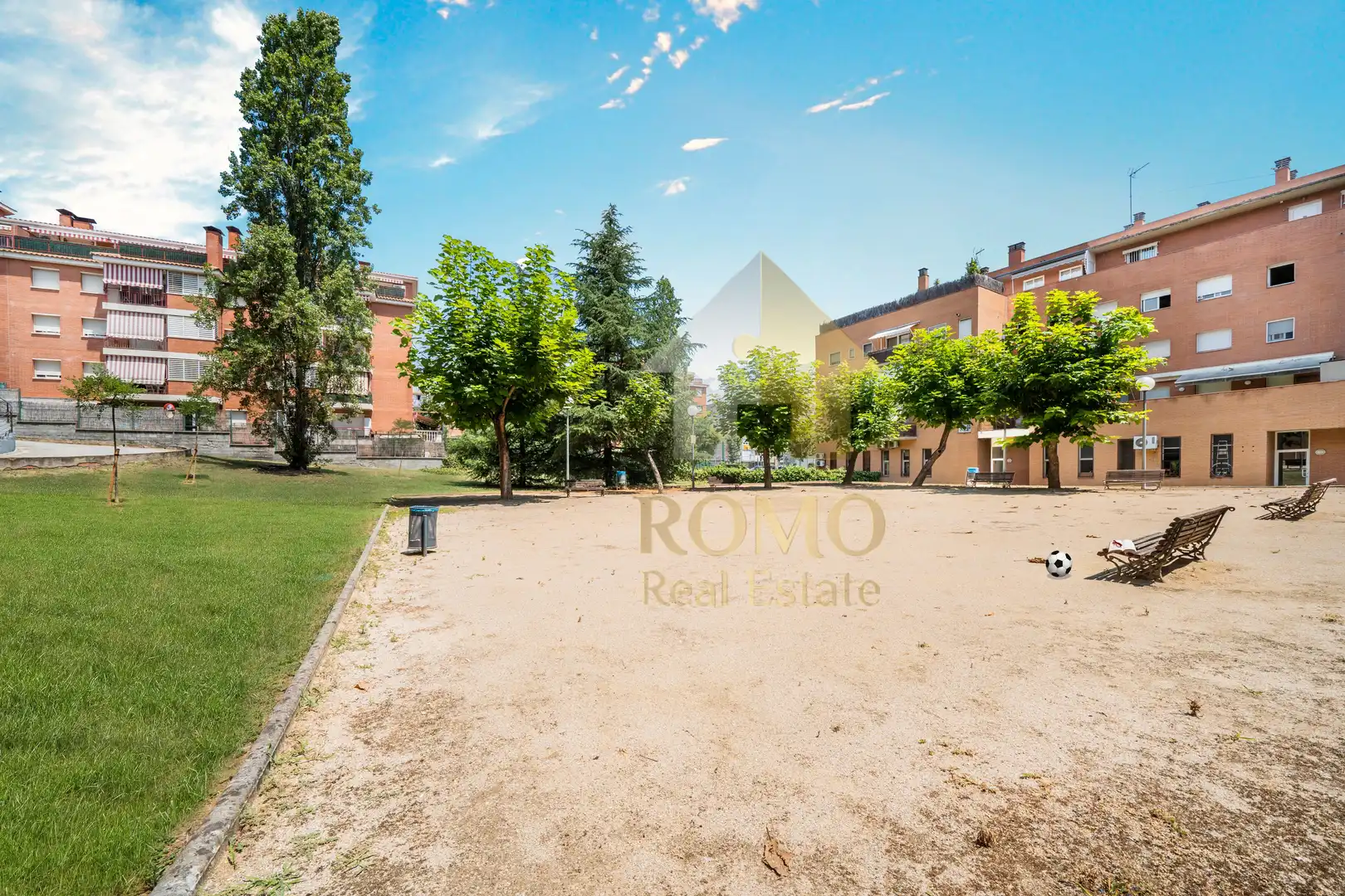 Garden of Flat for sale in Santa Perpètua de Mogoda  with Air Conditioner, Heating and Parquet flooring