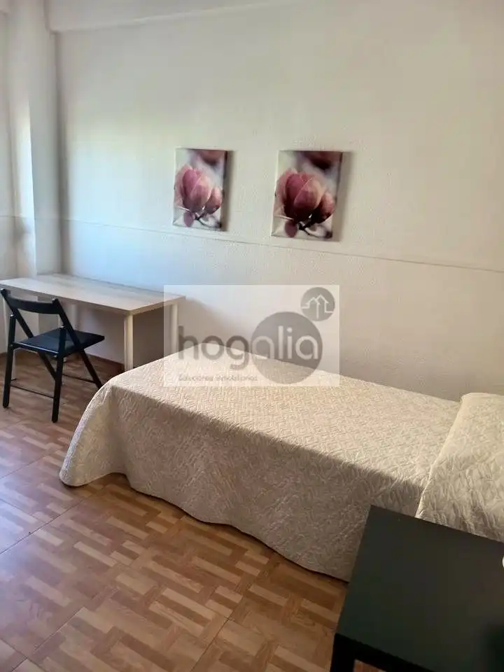 Flat with lift to rent in San Pablo - Santa Justa, imagen 7