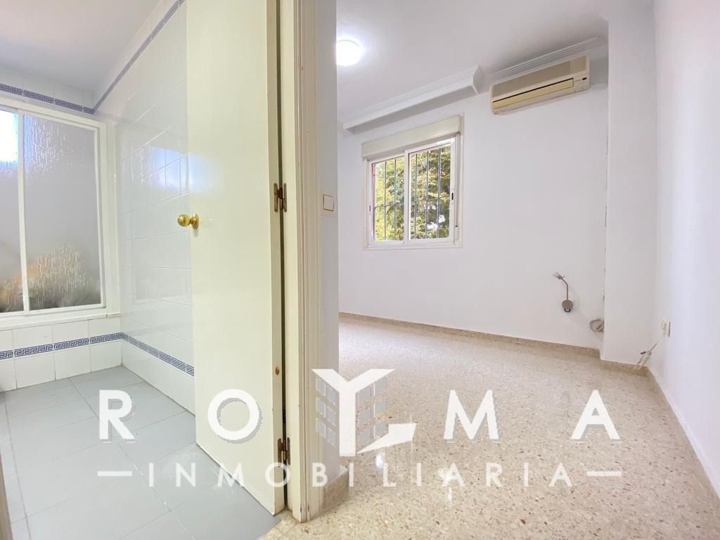 Bedroom of Flat to rent in Montequinto  with Air Conditioner, Private garden and Terrace