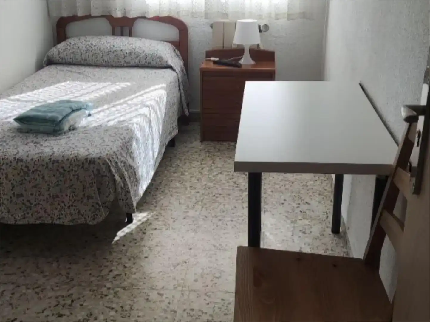 Bedroom of Flat for share in Zaragoza  with Furnished and Balcony