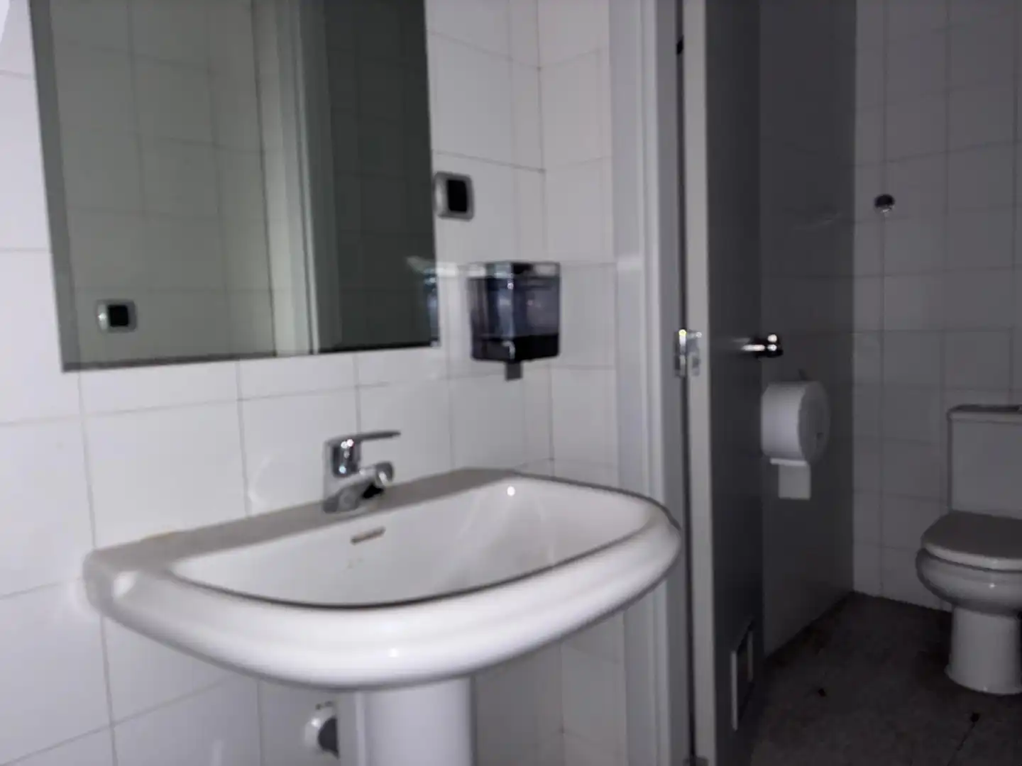 Badezimmer von Geschaftsraum zum Verkauf in Elche / Elx
