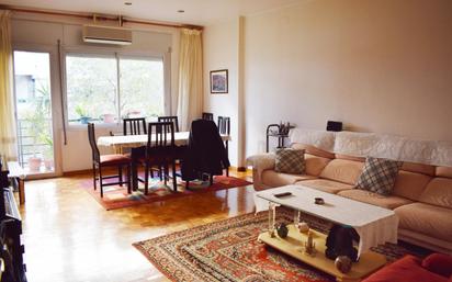 Living room of Flat for sale in  Barcelona Capital  with Air Conditioner, Heating and Parquet flooring