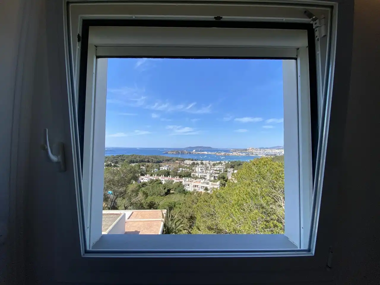 Vista exterior de Casa o chalet de alquiler en Santa Eulària des Riu con Aire acondicionado, Terraza y Piscina