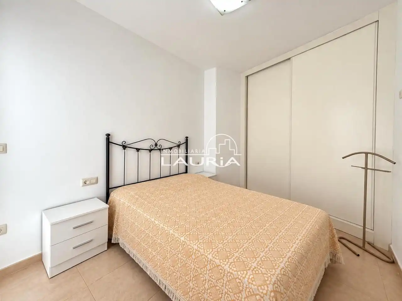 Bedroom of Flat for rent in Valencia  with Air Conditioner, Heating and Storage room