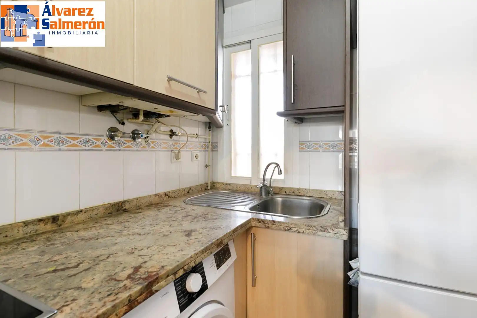 Cocina de Piso en venta en Armilla con Calefacción, Amueblado y Balcón